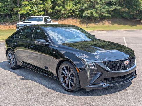 Used 2025 Cadillac CT5 V RWD image 11