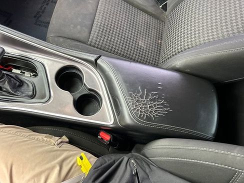 Used 2019 Dodge Challenger SXT image 17