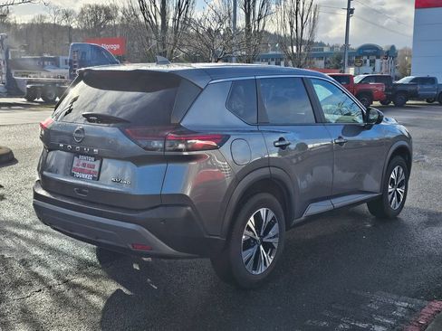 Used 2023 Nissan Rogue SV image 5