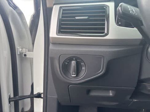 Used 2022 Volkswagen Atlas SE image 10