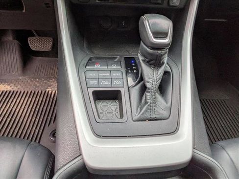 Used 2021 Toyota RAV4 XLE Premium AWD/4WD image 17