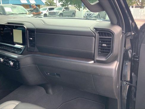 Used 2024 GMC Sierra 1500 SLT AWD/4WD image 15