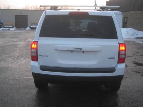 Used 2016 Jeep Patriot Latitude AWD/4WD image 6