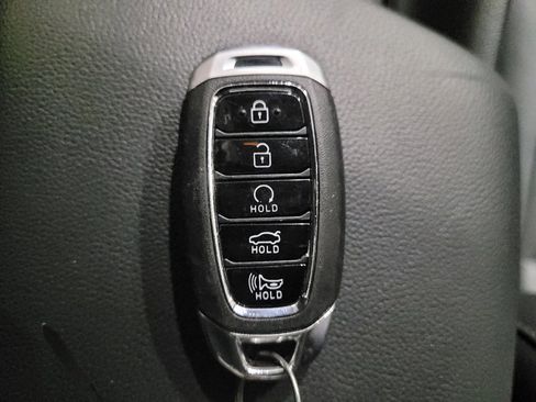 Used 2022 Hyundai Elantra Limited w/ Cargo Package FWD image 32