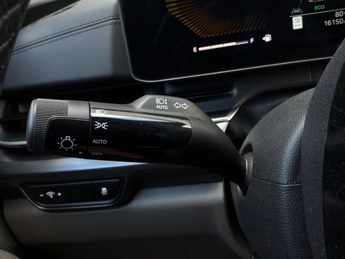 Used 2026 Kia Carnival FWD image 40