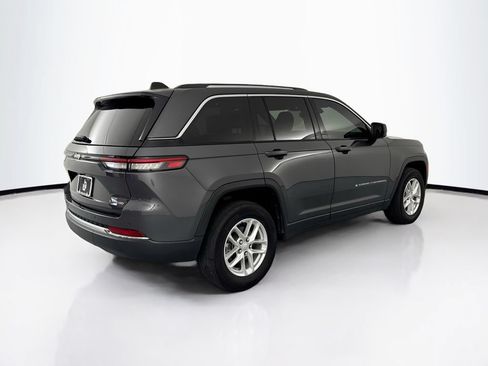 Used 2024 Jeep Grand Cherokee Laredo X RWD image 5
