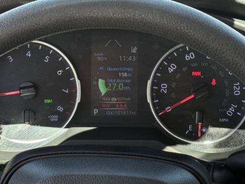 Used 2019 Toyota RAV4 XLE w/ Convenience Package FWD image 16