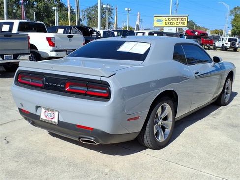 Used 2021 Dodge Challenger SXT image 7