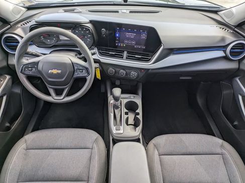 Used 2024 Chevrolet Trax LS w/ LS Convenience Package FWD image 15