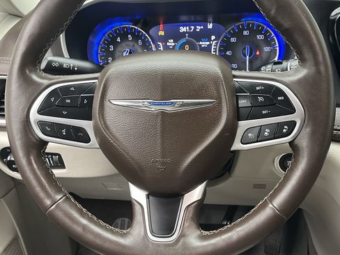 Used 2021 Chrysler Pacifica Touring-L w/ Premium & Safety Sphere Group image 15