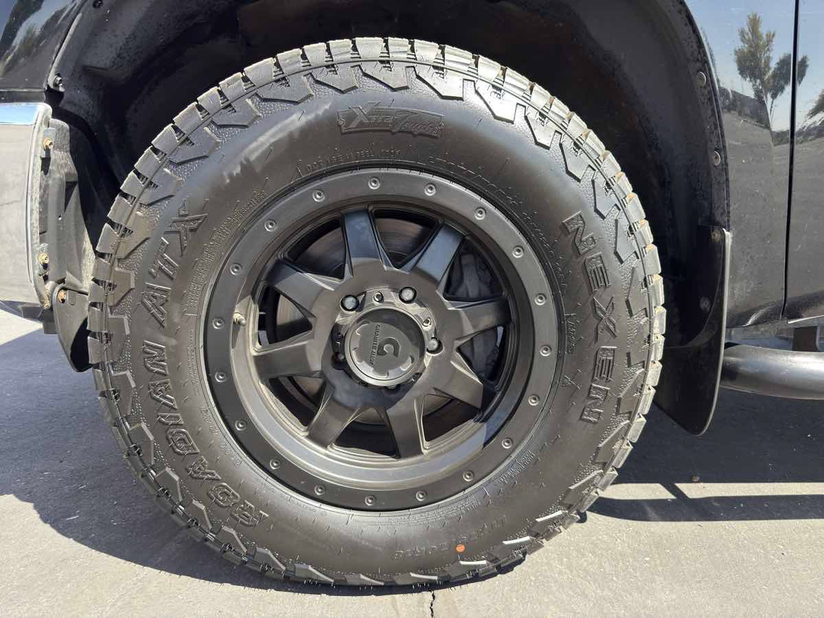 Used 2016 Toyota Tundra SR5 w/ SR5 Upgrade Package AWD/4WD image 11