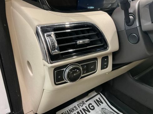 Used 2020 Lincoln Navigator Reserve w/ Luxury Package AWD/4WD image 9