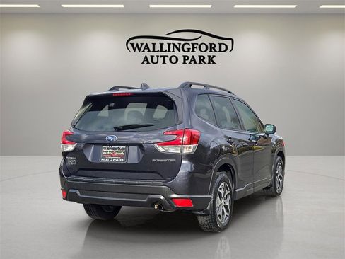 Used 2019 Subaru Forester Premium image 4
