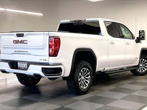 Used 2020 GMC Sierra 1500 AT4 w/ Off-Road Performance Package image 13