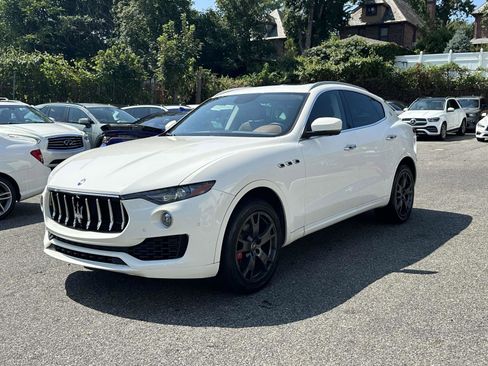 Used 2021 Maserati Levante image 7