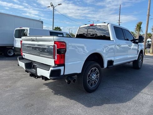 Used 2025 Ford F250 Platinum w/ Platinum Plus Package AWD/4WD image 3