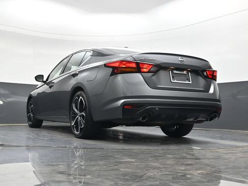 Used 2025 Nissan Altima 2.5 SR FWD image 32