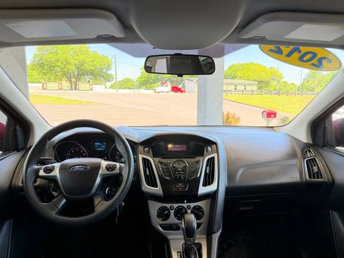 Used 2012 Ford Focus SE FWD image 9
