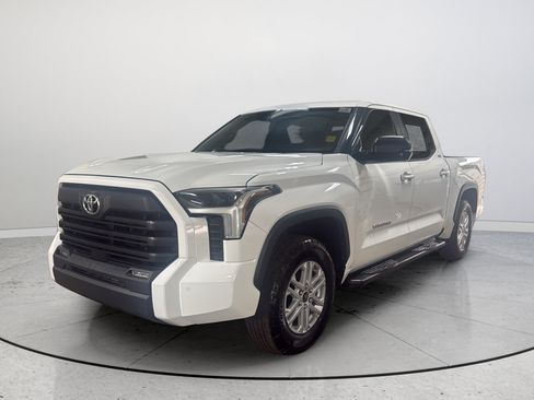 Used 2023 Toyota Tundra SR5 w/ SR5 Premium Package AWD/4WD image 5