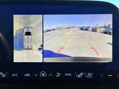 Used 2024 Chevrolet Traverse RS image 15