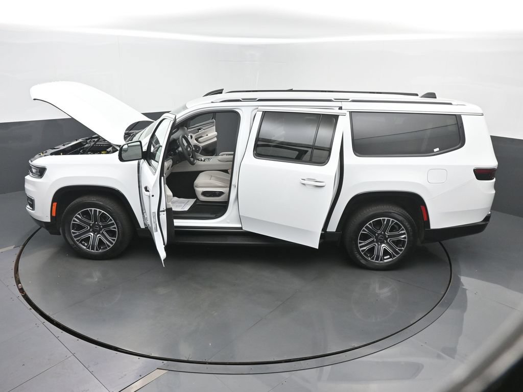 Used 2025 Jeep Wagoneer L 4WD image 67