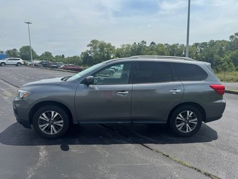 Used 2017 Nissan Pathfinder SV AWD/4WD image 6