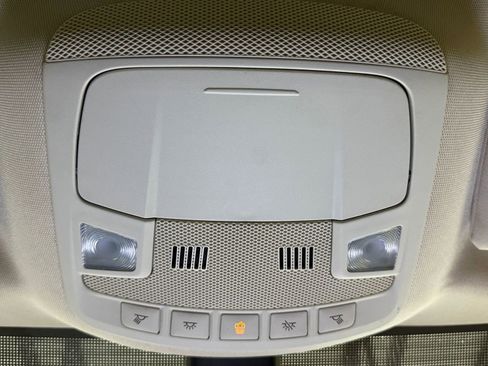 Used 2020 Ford Edge SE image 36