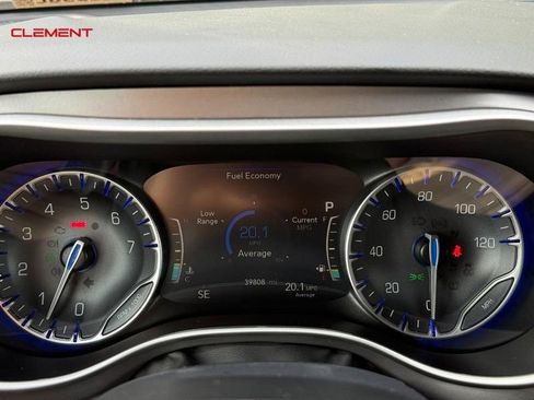 Used 2025 Chrysler Pacifica Select FWD image 27