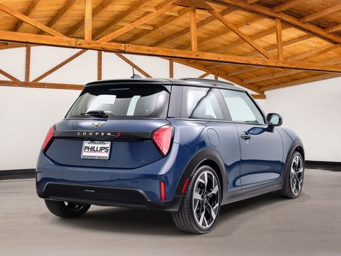 Used 2025 MINI Cooper S FWD image 6