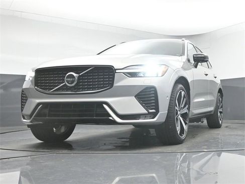 Used 2023 Volvo XC60 B5 Ultimate w/ Climate Package image 40