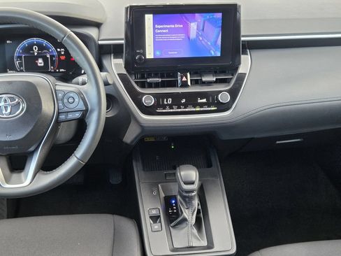 Used 2026 Toyota Corolla Cross LE FWD image 17