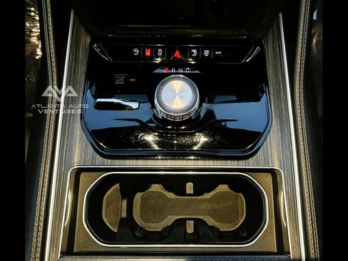 Used 2024 Jeep Wagoneer L Series II w/ Flexible Seating Group image 21