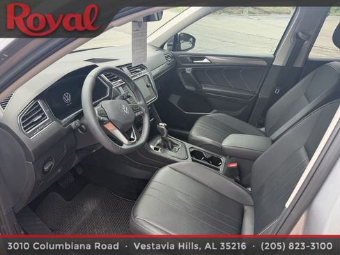 Certified 2023 Volkswagen Tiguan SE FWD image 8