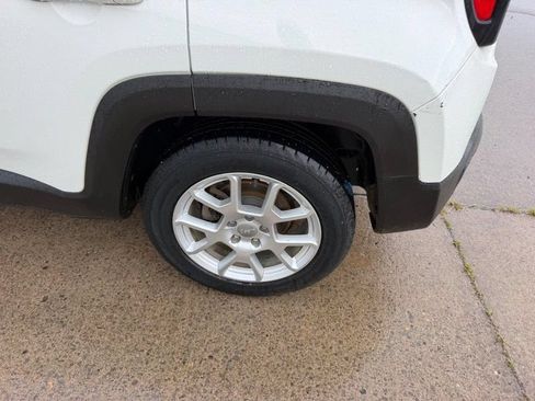 Used 2020 Jeep Renegade Latitude FWD image 6
