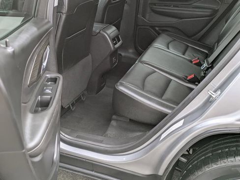 Used 2024 GMC Terrain SLT AWD/4WD image 28