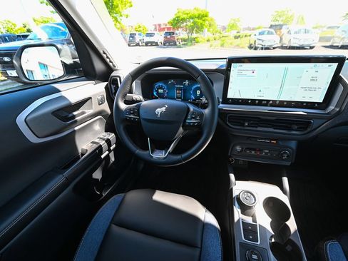 Certified 2025 Ford Bronco Sport Outer Banks w/ Outer Banks Tech Package+ AWD/4WD image 32