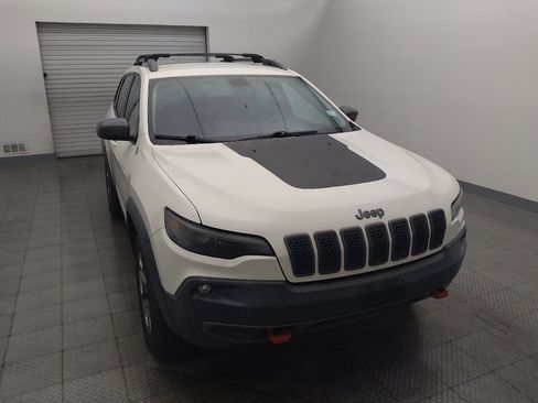 Used 2019 Jeep Cherokee Trailhawk AWD/4WD image 14