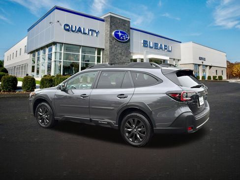 Used 2025 Subaru Outback Onyx Edition AWD/4WD image 6