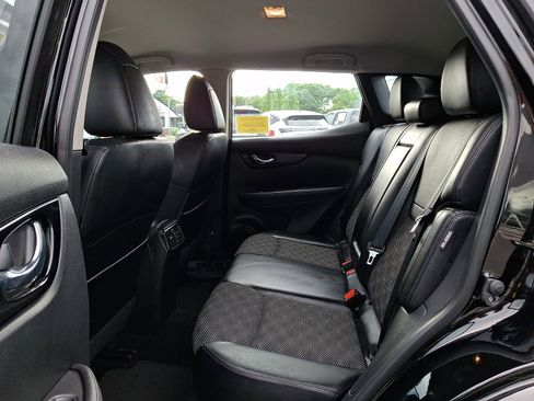 Certified 2022 Nissan Rogue Sport SV w/ Technology Package AWD/4WD image 10