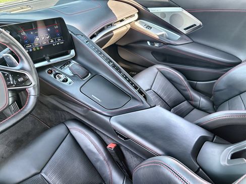 Used 2023 Chevrolet Corvette Stingray Premium Cpe w/ Z51 Performance Package RWD image 13