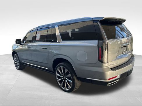 Used 2025 Cadillac Escalade ESV Premium Luxury w/ Touring Package image 4