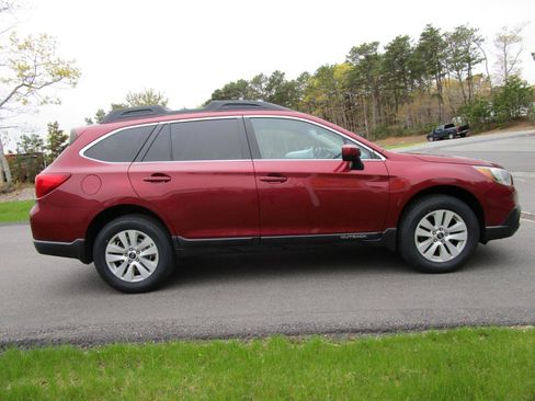 Used 2016 Subaru Outback 2.5i Premium AWD/4WD image 5