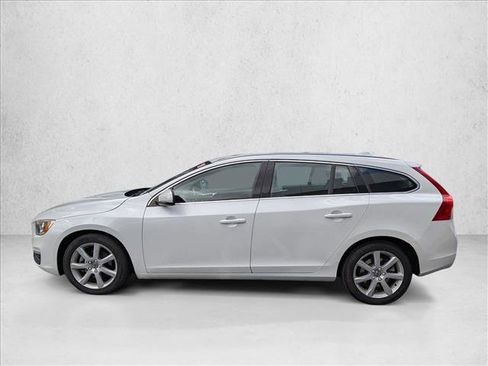 Used 2016 Volvo V60 T5 Premier FWD image 9