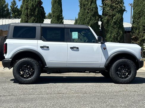 New 2026 Ford Bronco Badlands AWD/4WD image 3