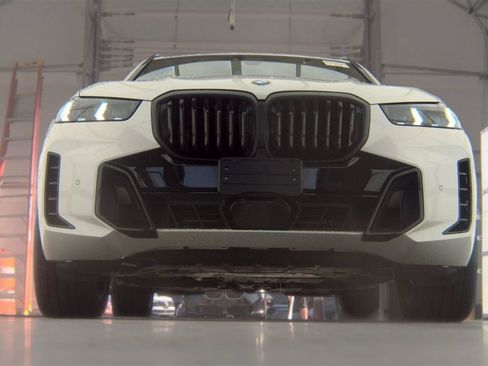 Used 2026 BMW X5 xDrive40i w/ M Sport Package AWD/4WD image 10