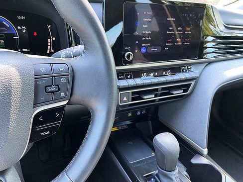 Used 2025 Toyota Camry LE w/ Convenience Package FWD image 15