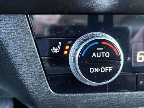 Used 2024 Mitsubishi Outlander SE Black Edition image 26