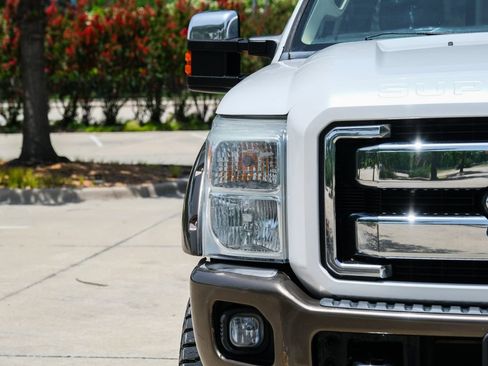Used 2015 Ford F250 King Ranch w/ FX4 Off-Road Package AWD/4WD image 5