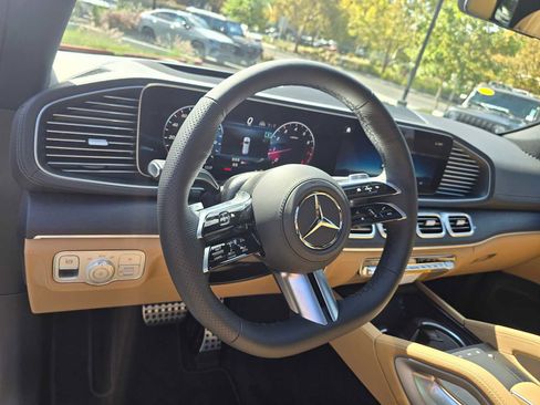 New 2026 Mercedes-Benz GLS 580 4MATIC image 29