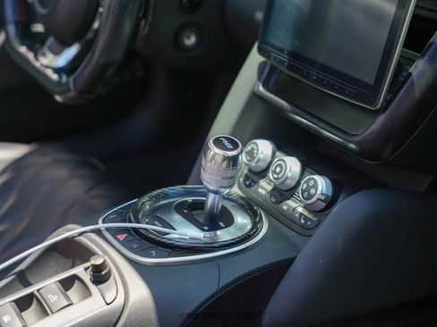 Used 2011 Audi R8 V10 image 45